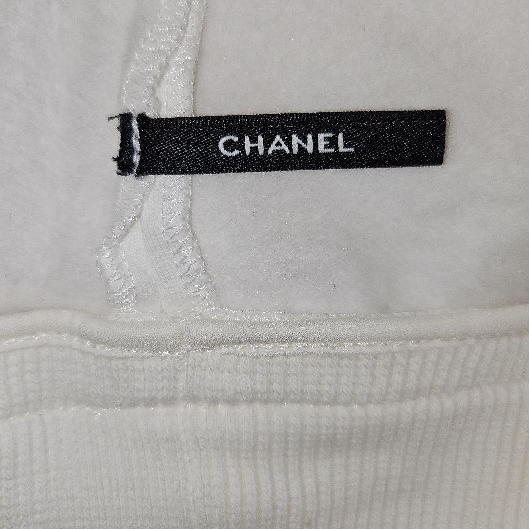 はなぷー様2品おまとめ専用ページCHANELロゴトレーナー・バスタオル