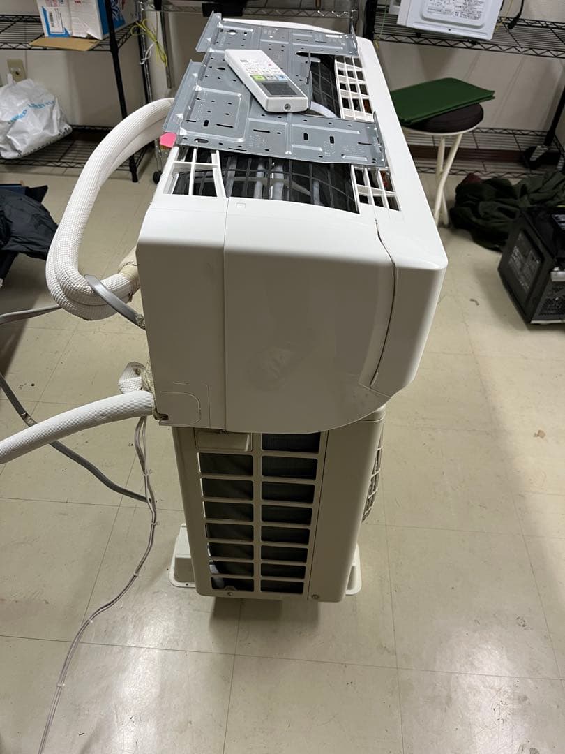 エアコン　シャープ 2023年製 形名 AY-R22F-W