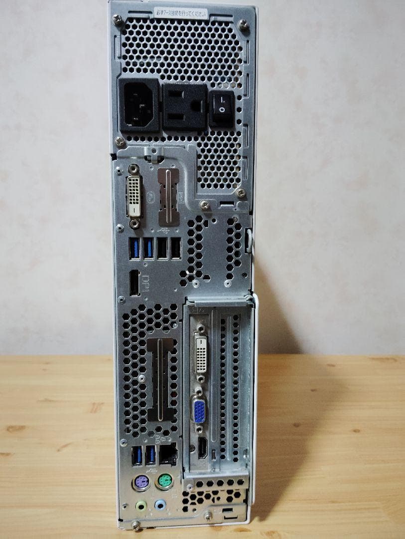 富士通　ESPRIMO /Core i5第7世代/8GB/新品SSD/グラボ