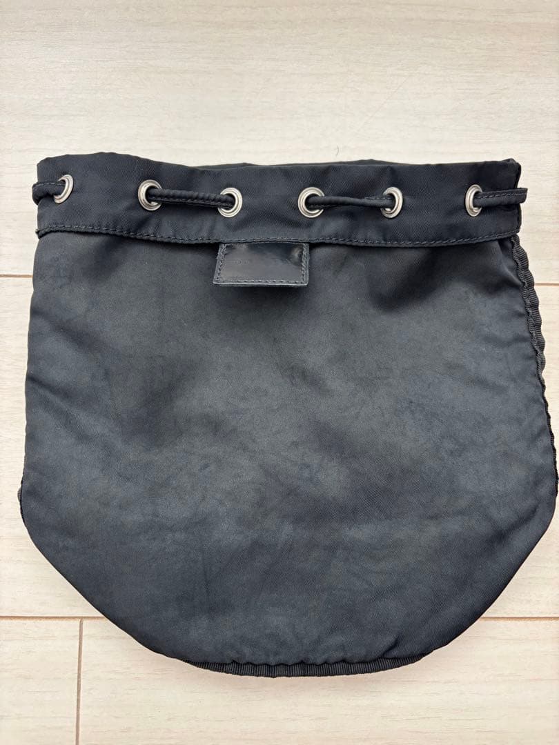 PRADA 巾着ナイロンポーチ　黒