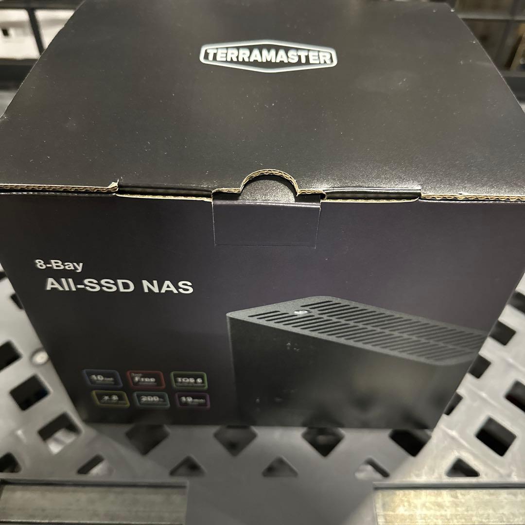 TERRAMASTER テラマスター F8 SSD Plus