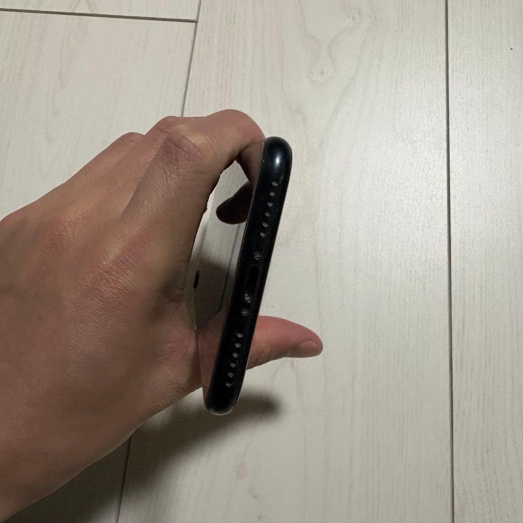 iPhone SE3 ブラック 箱付き 新品充電コード付き SIMロックなし