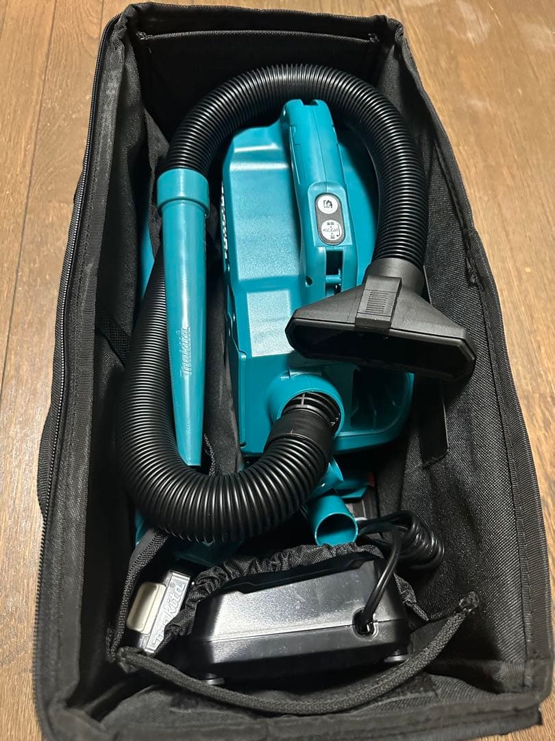 マキタコードレス掃除機充電式クリーナーCL121D純正バッテリーと充電器付