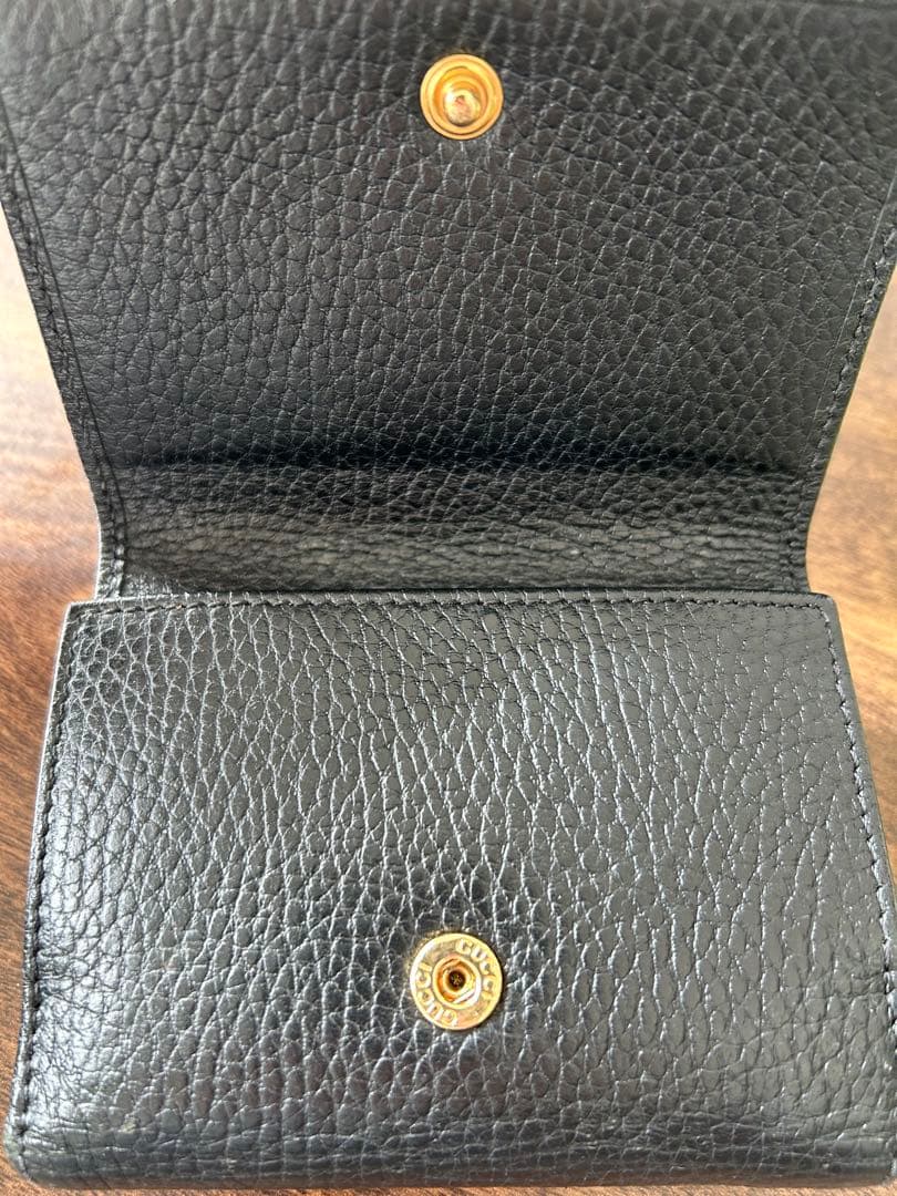 yuu@フォロー割り実施中‼️  GUCCI ブラックレザー 三つ折り財布