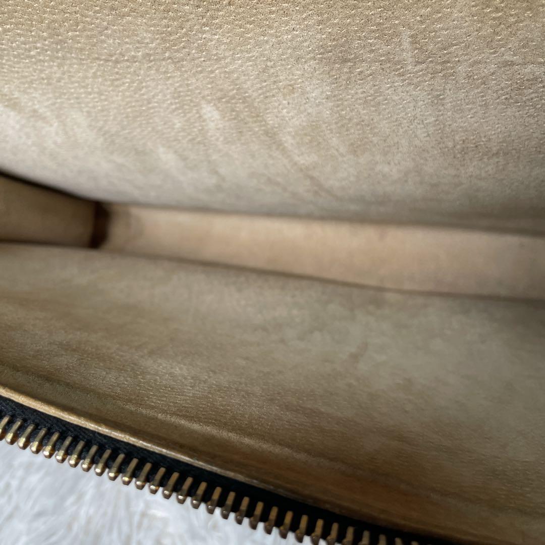 PRADA プラダ　ビジネスバッグ　レザー　ブラック　黒　本革　シボ革