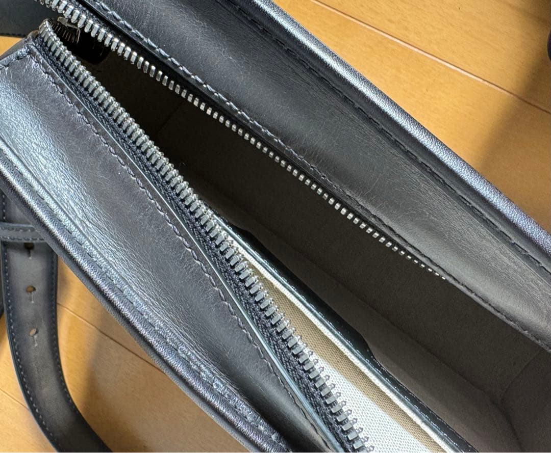 ベルルッティ　ジュルナリエスクリットレザーメッセンジャーバッグ