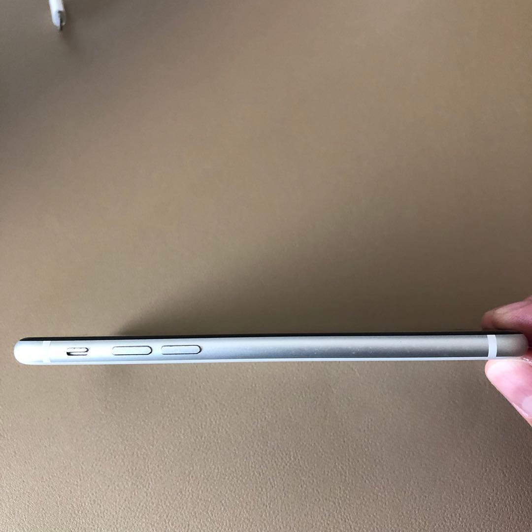 Apple iPhone SE (第2世代) 64GB ホワイト SIMフリー