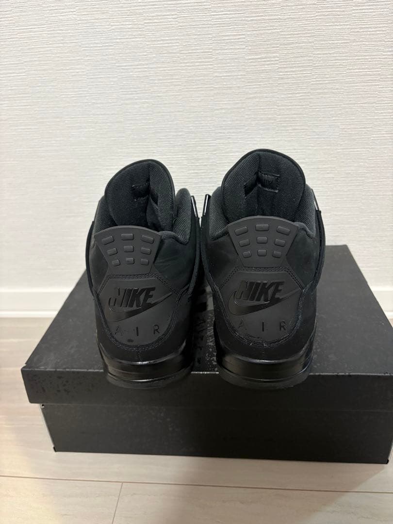 Nike Air Jordan 4 ブラックキャット