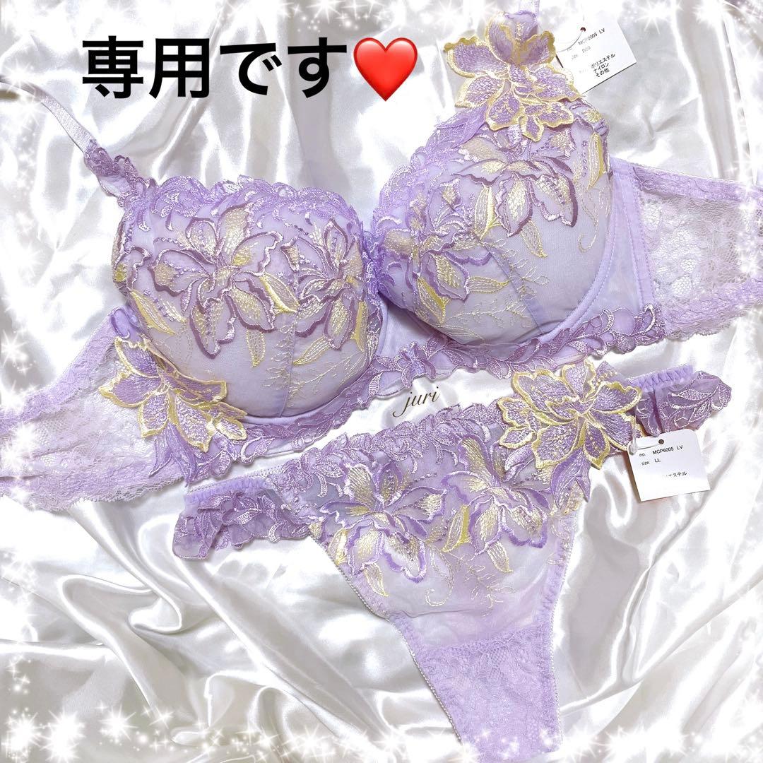 専用❤️高級刺繍❤豪華❤️4色展開✨️上下セット❤️Tバックレース❤️フルバックもあり❤️