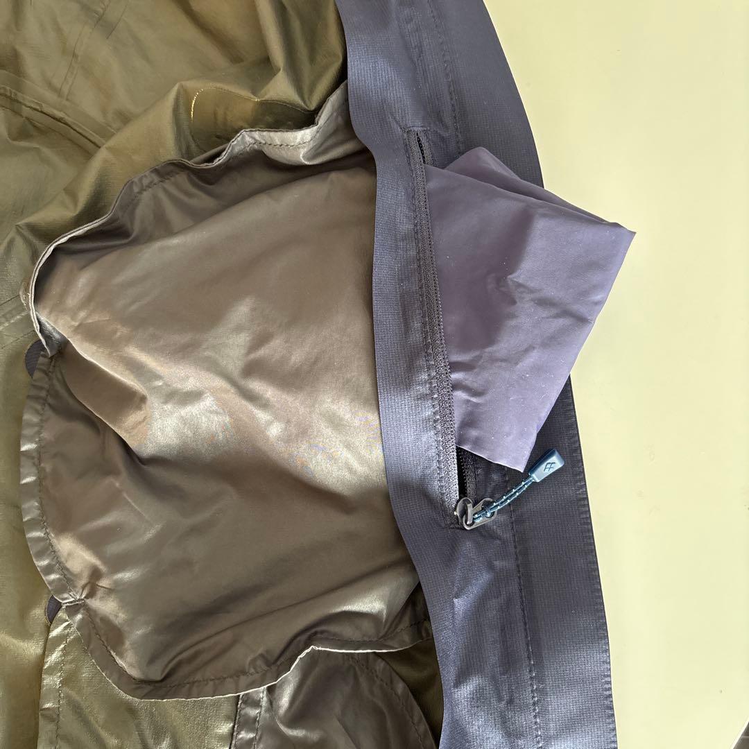 美品mont-bell ゴアテックス トラベル レインコート M 1128622