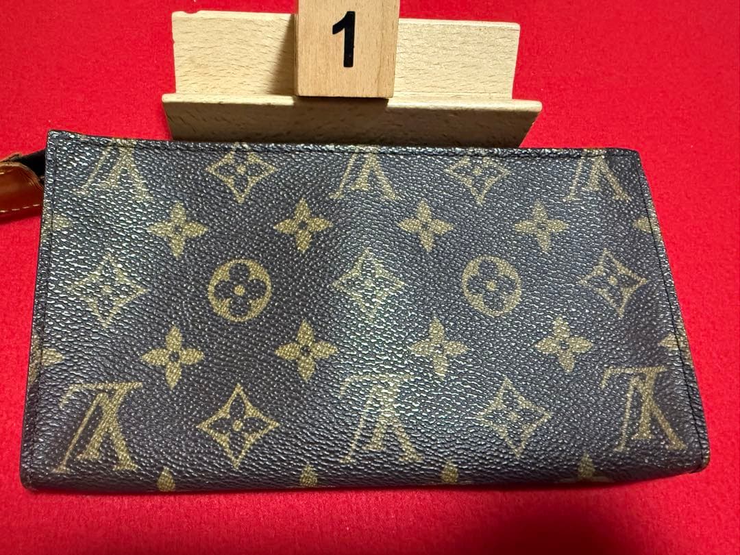 Louis Vuitton モノグラム レザーポーチ