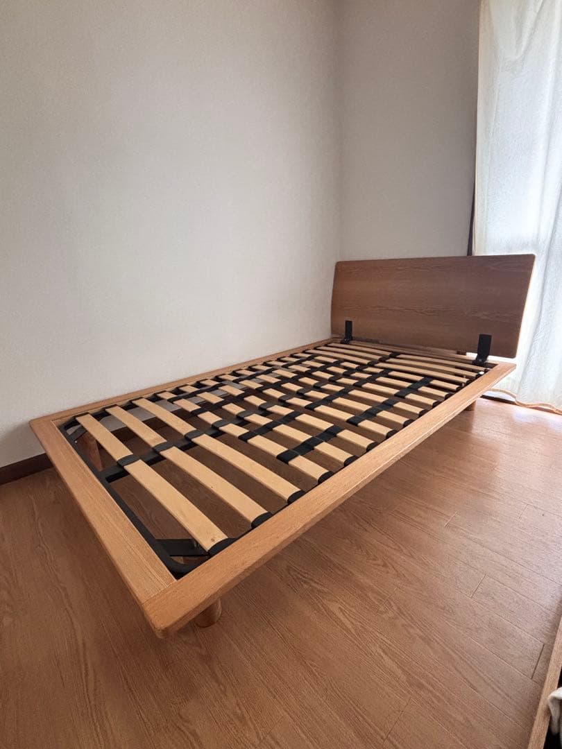 無印セミダブルベッドフレーム ベッド下収納、ヘッドボード付き