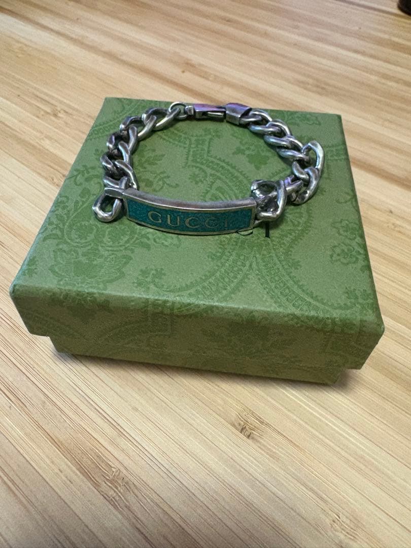 GUCCI エナメル チェーンブレスレット ロゴプレート付 AG925