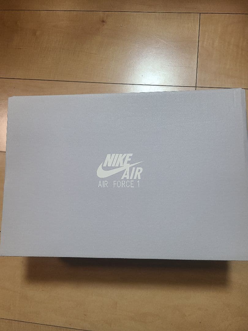 新品未使用タグ付きNIKEエアフォース1 '07 ブラック/ブラック-ホワイト