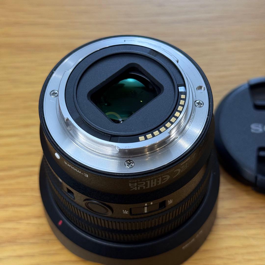 SONYレンズ APS-C E PZ 10-20mm F4 SELP1020G