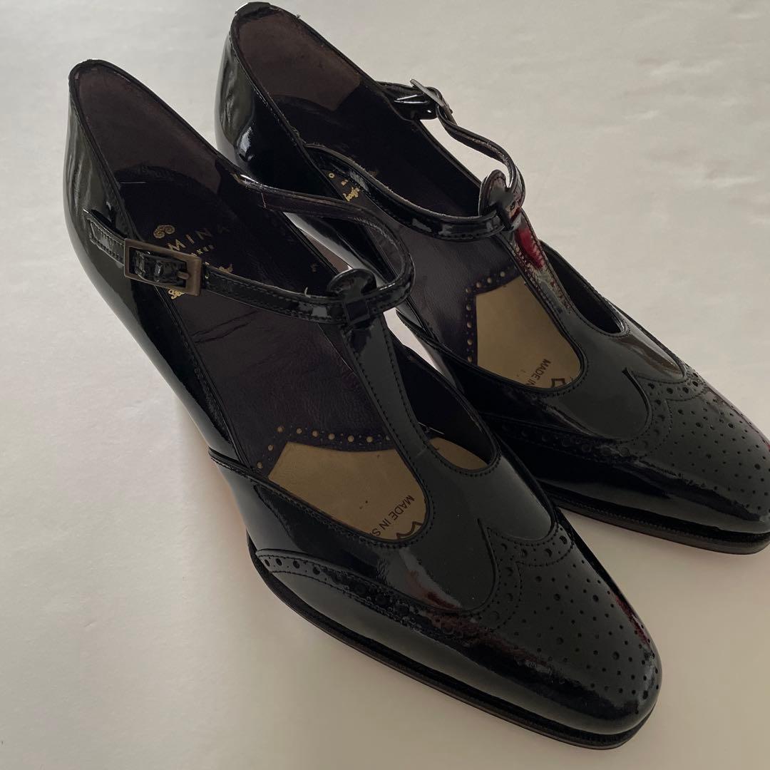 黒エナメル　革靴　CARMINA 23cm ヒール有り