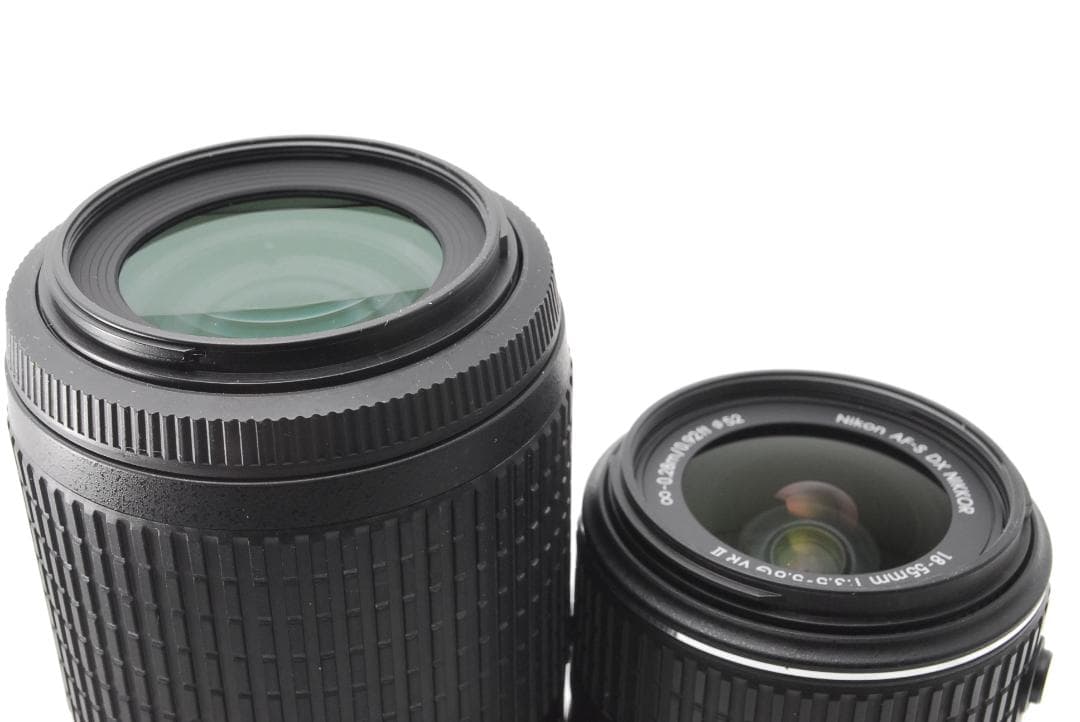 【使用感少美品】ダブルレンズ　Nikon D3300　スマホ転送　動画も撮れる