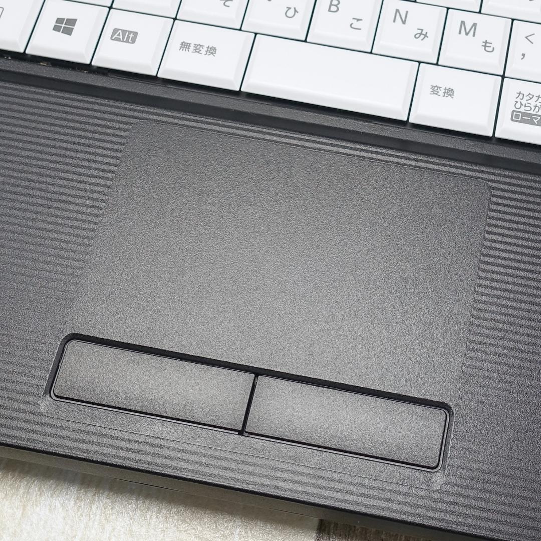 美品で神速の２０２３年製✨１２世代ｉ５に超高速新品ＳＳＤ５１２ＧＢ＆大容量メモリ