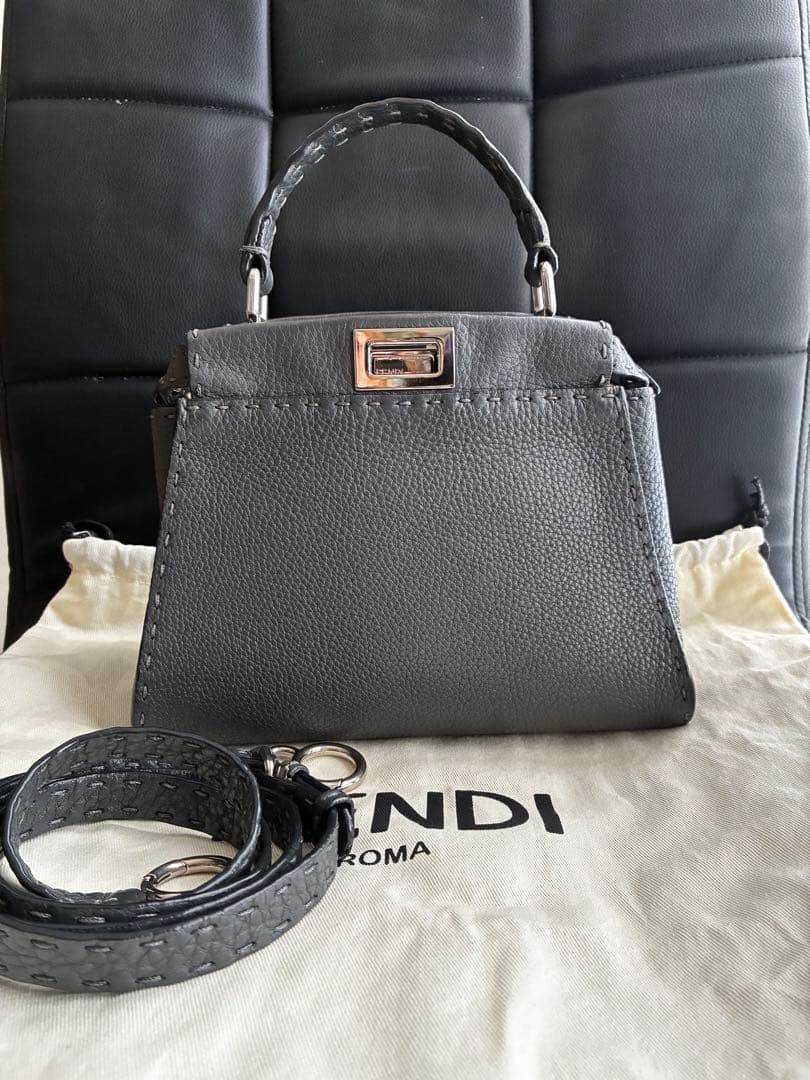 虹！フェンディ ミニ　ピーカブー　セレリア　アスファルトグレー廃盤色