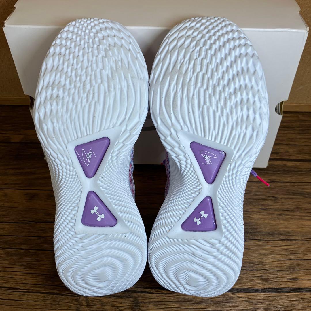 （K26044）★美品★ アンダーアーマー カリー フロー9 27.5㎝