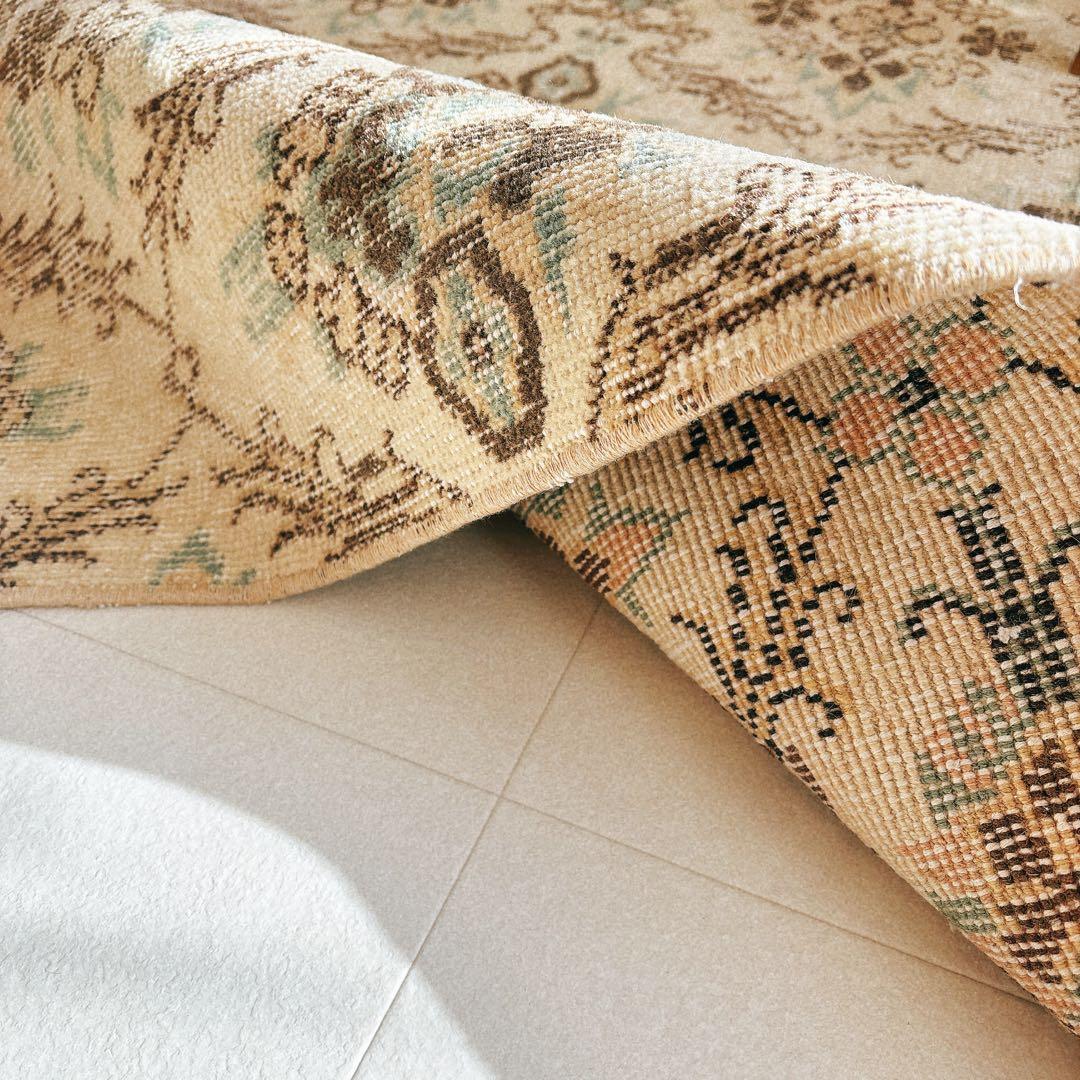 トルコ　ヴィンテージラグ　クリーム　グリーン　ブラウン　フローラル