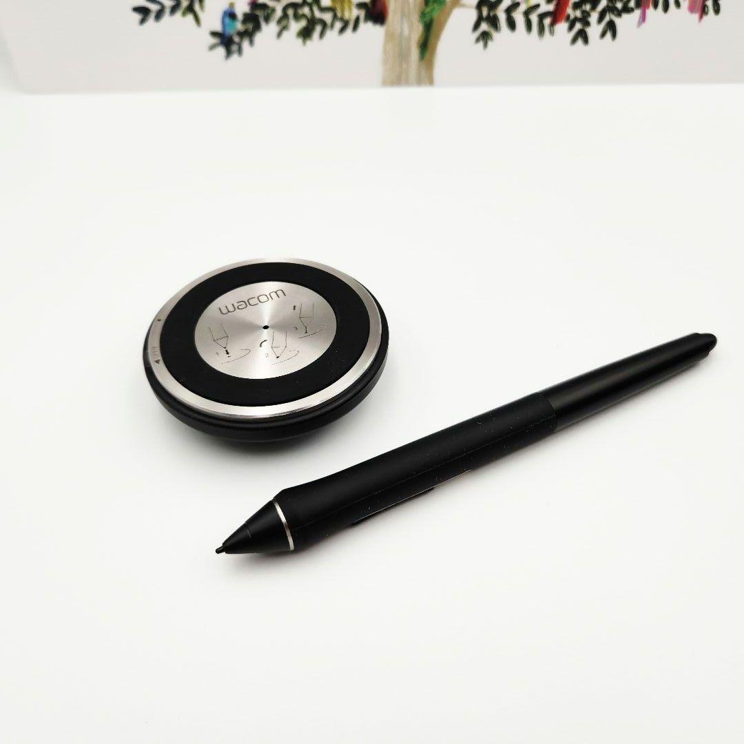 【美品】Wacom Intuos Pro PTH-660 ペンタブレット