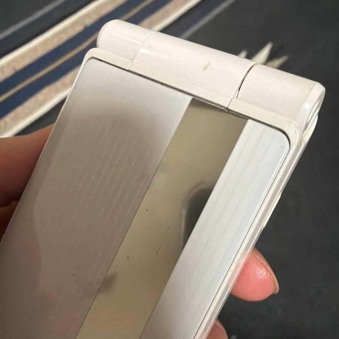 docomo P-smart ホワイト P-01J ガラホ