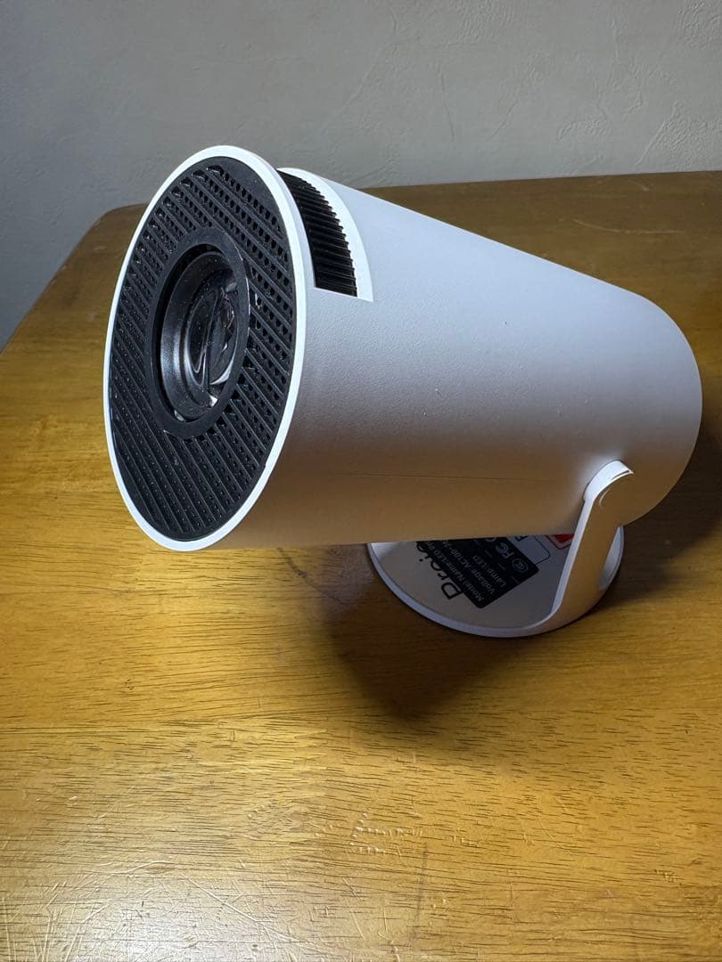 [値下げあり] [新品同様]ポータブルプロジェクター 本体