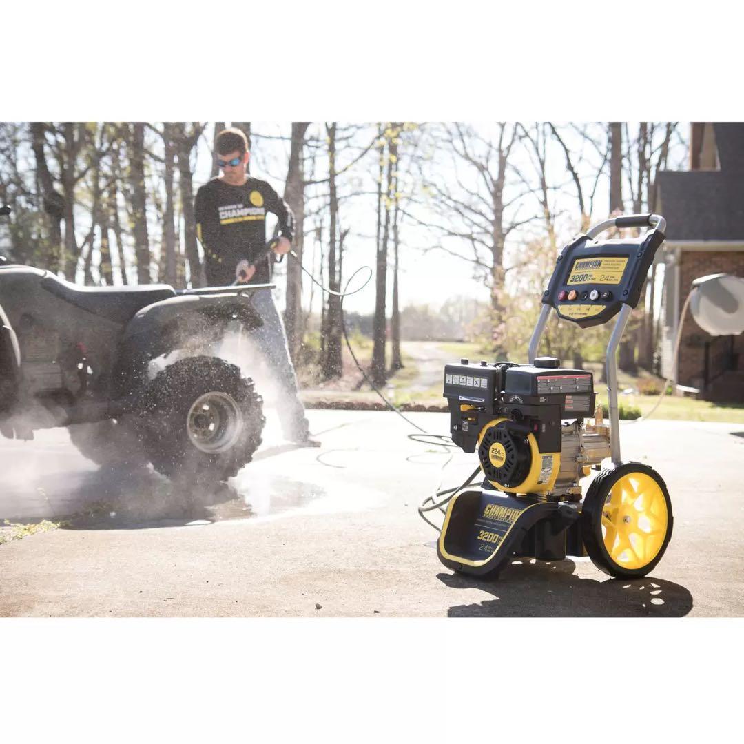 新品、未開封チャンピオン エンジン式 高圧洗浄機　　3200PSI 業務用