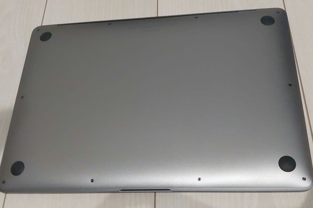 MacBook Air M1　メモリ8GB SSD 256GB スペースグレイ