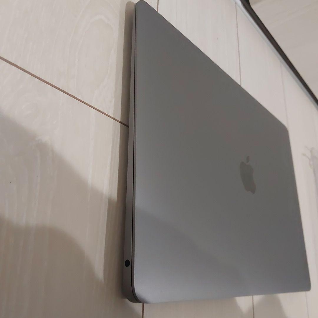 MacBook Air M1　メモリ8GB SSD 256GB スペースグレイ