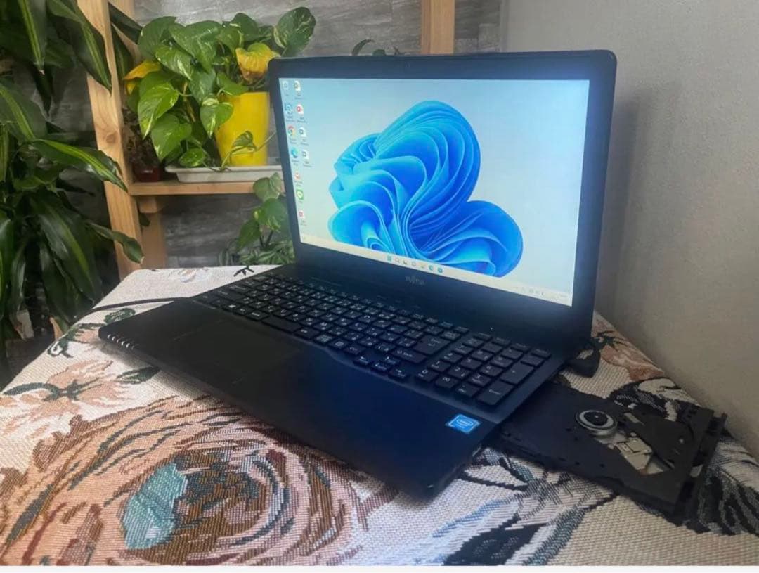 初心者✨ノートパソコン✨人気の富士通✨届いてすぐ使える✨Windows11