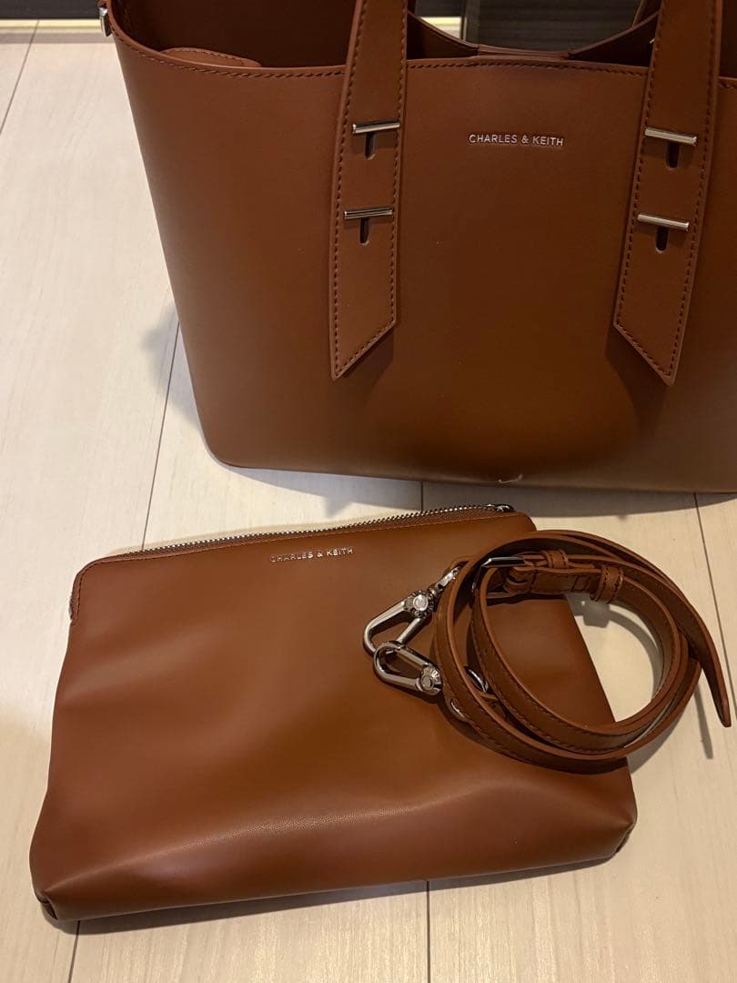 CHARLES & KEITH Shania ダブルハンドルスラウチーバッグ