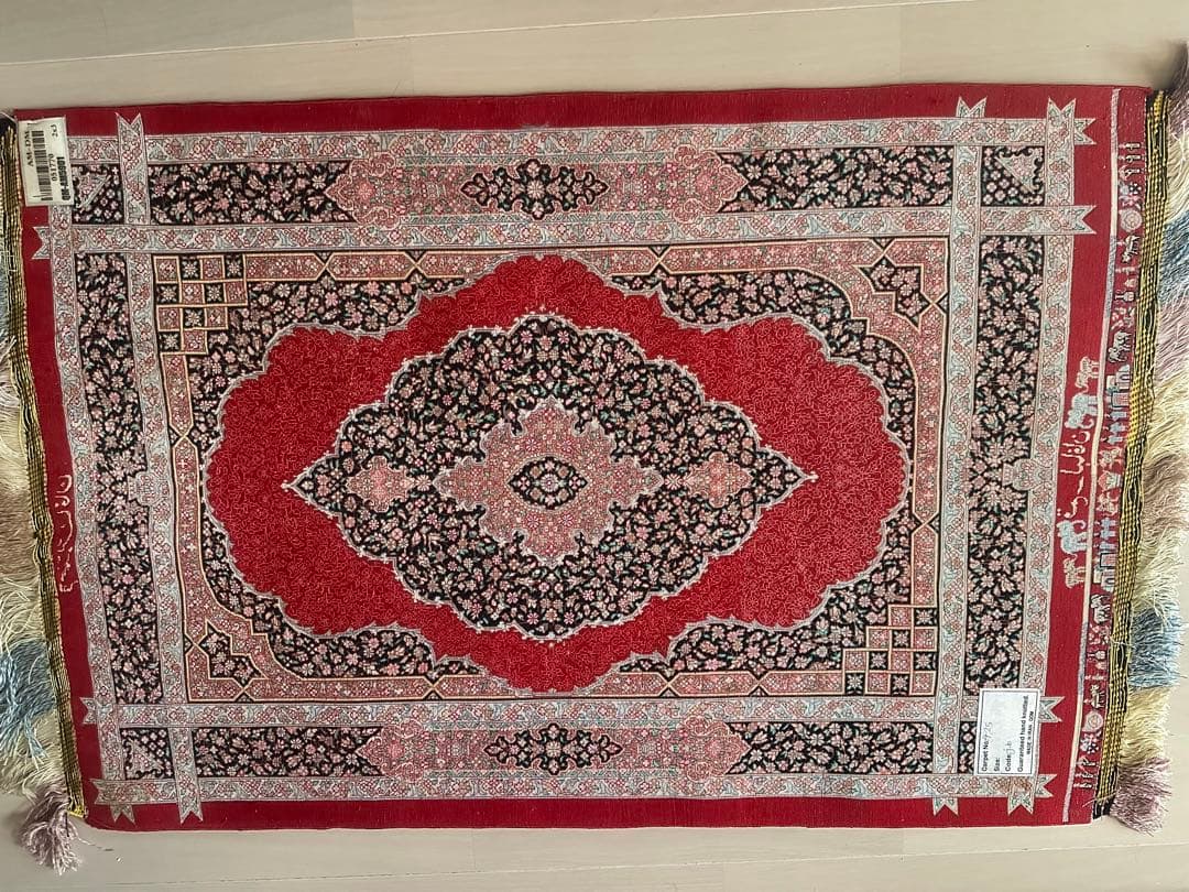 イラン製絨毯　赤