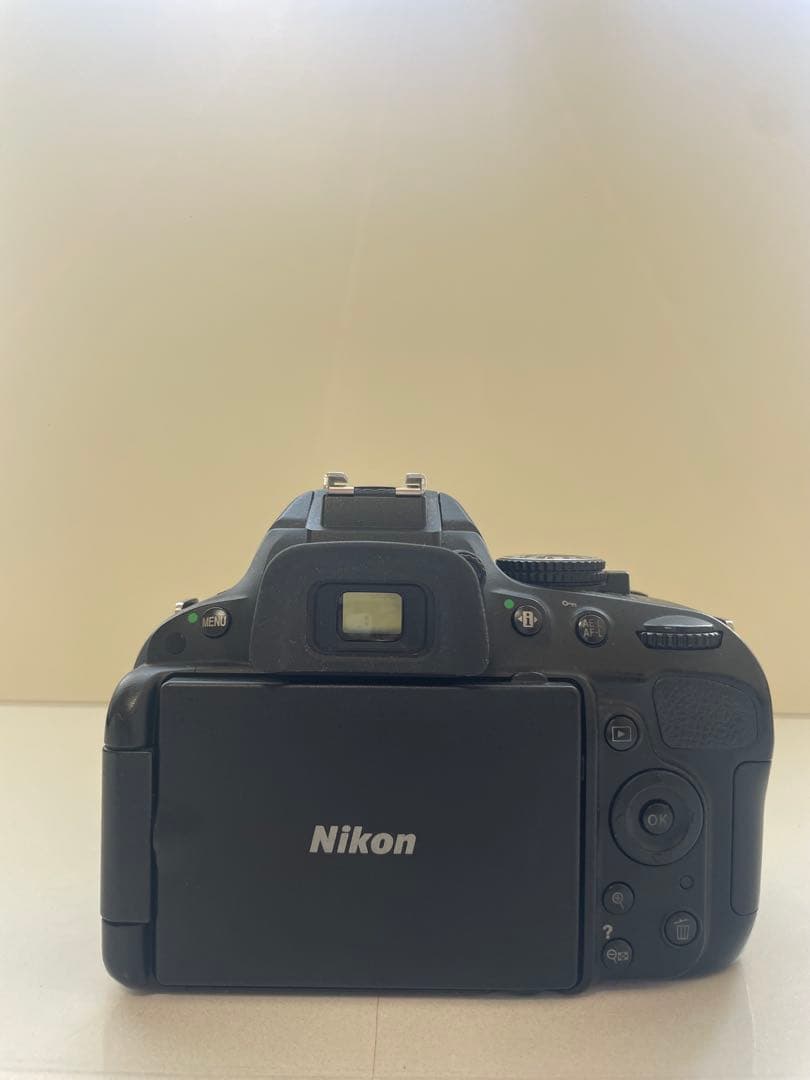 Nikon D5100 デジタル一眼レフカメラ 70-300mm