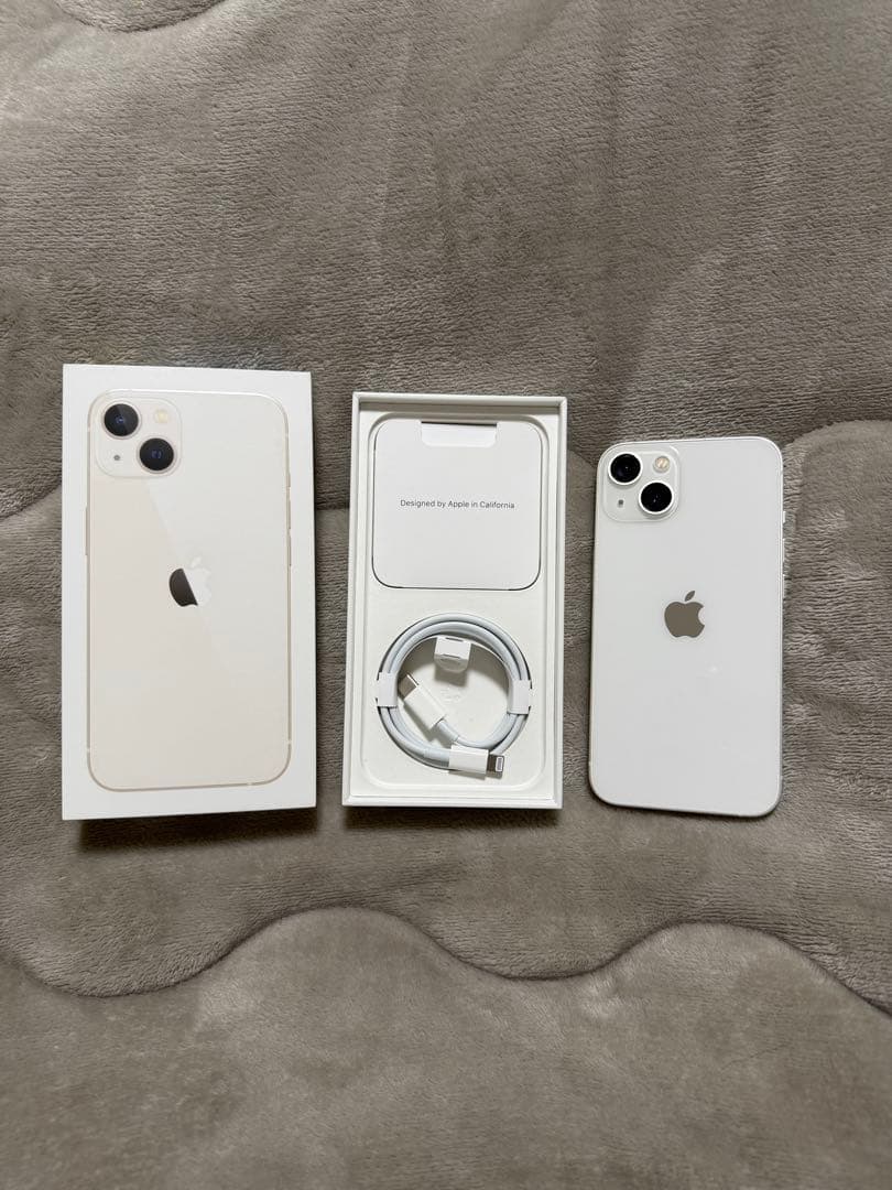 Apple iPhone 13 スターライト 256ギガバイト 電池容量