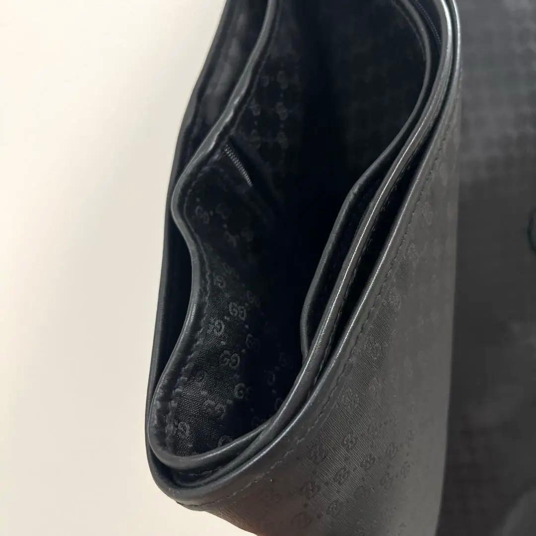 極美品　GUCCI ＧＧ柄　レザー　ガーメントケース　ハンガーつき　黒