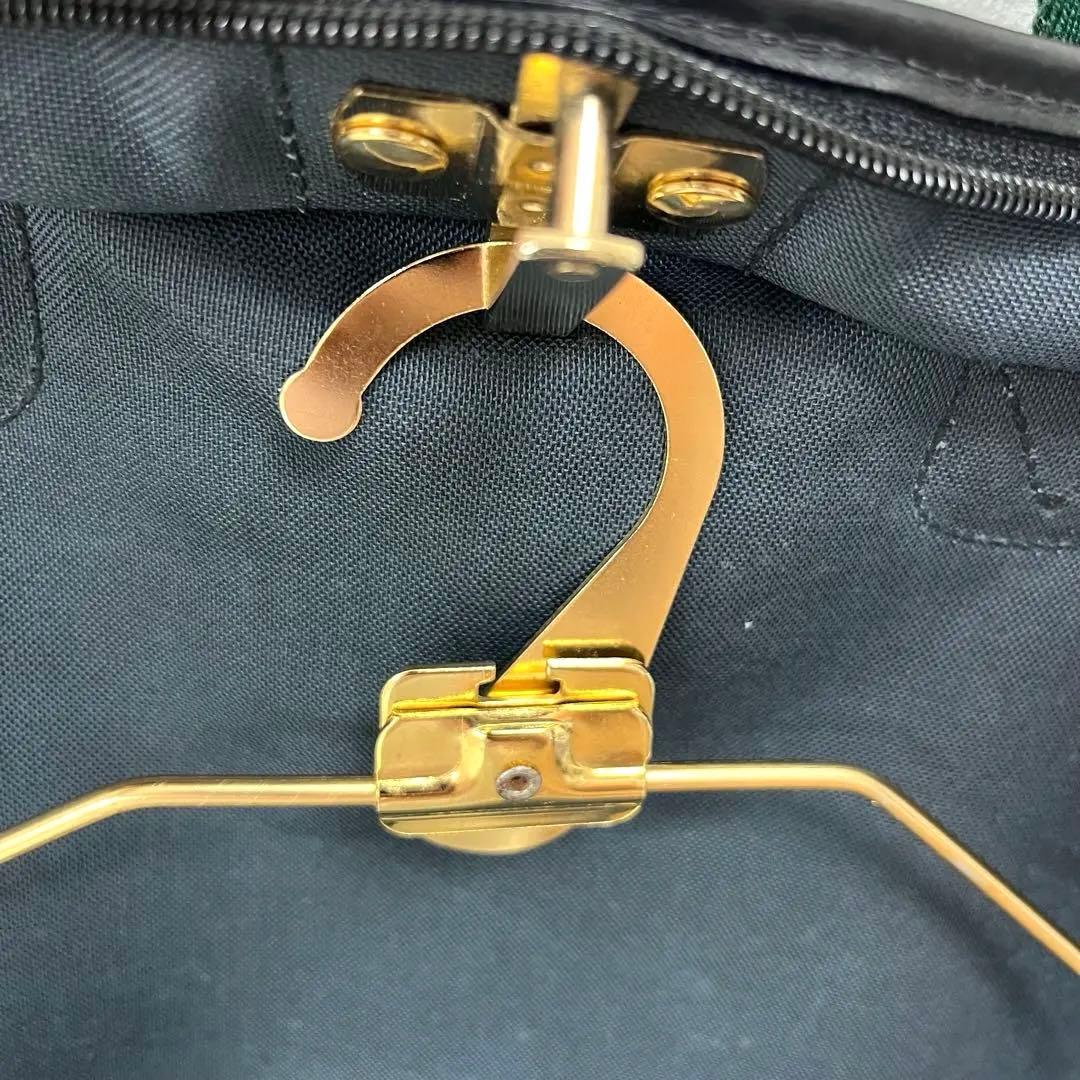 極美品　GUCCI ＧＧ柄　レザー　ガーメントケース　ハンガーつき　黒