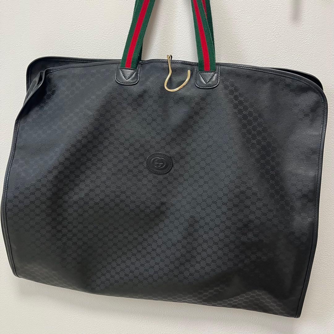 極美品　GUCCI ＧＧ柄　レザー　ガーメントケース　ハンガーつき　黒