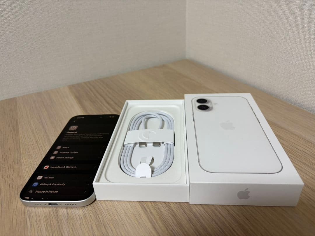 馬彦　Apple iPhone 16 ホワイト 本体 充電ケーブル付き