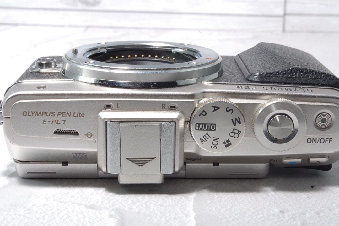 オリンパス PEN E-PL7 ダブルズームキット スマホ転送 ミラーレス