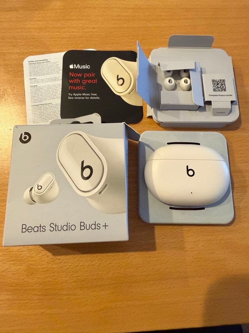イヤホン Beats Studio Buds +