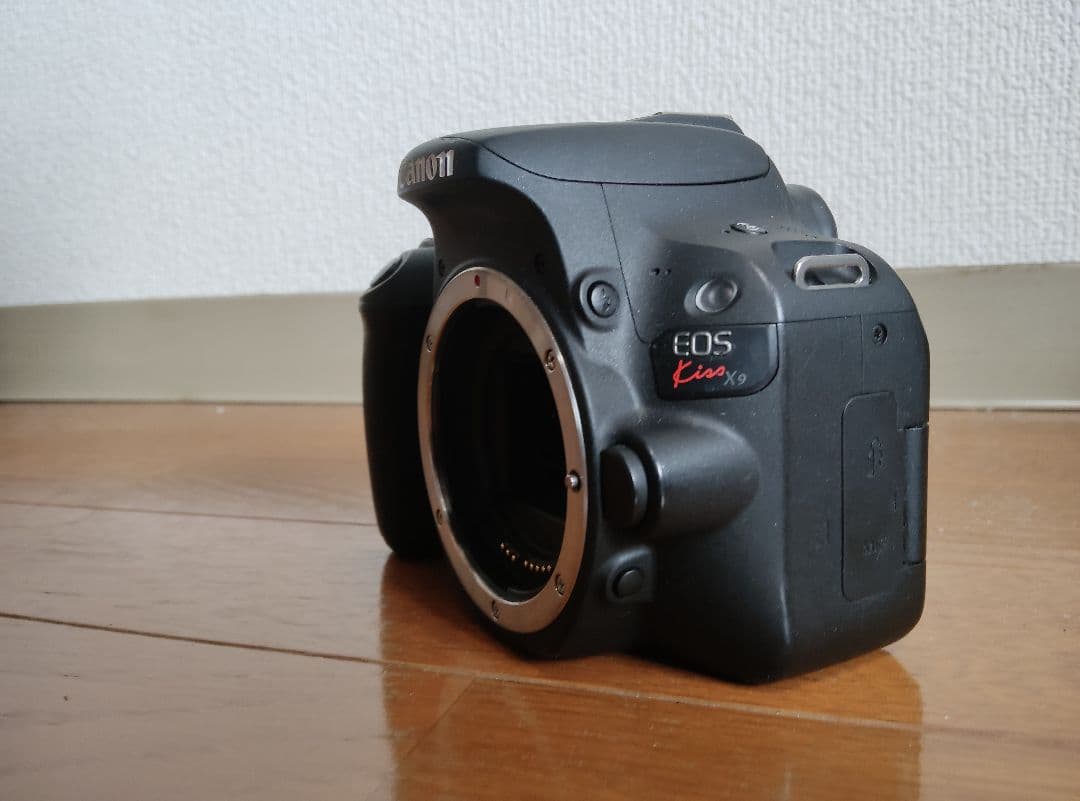 Canon EOS Kiss X9 デジタル一眼レフ（ダブルレンズ）