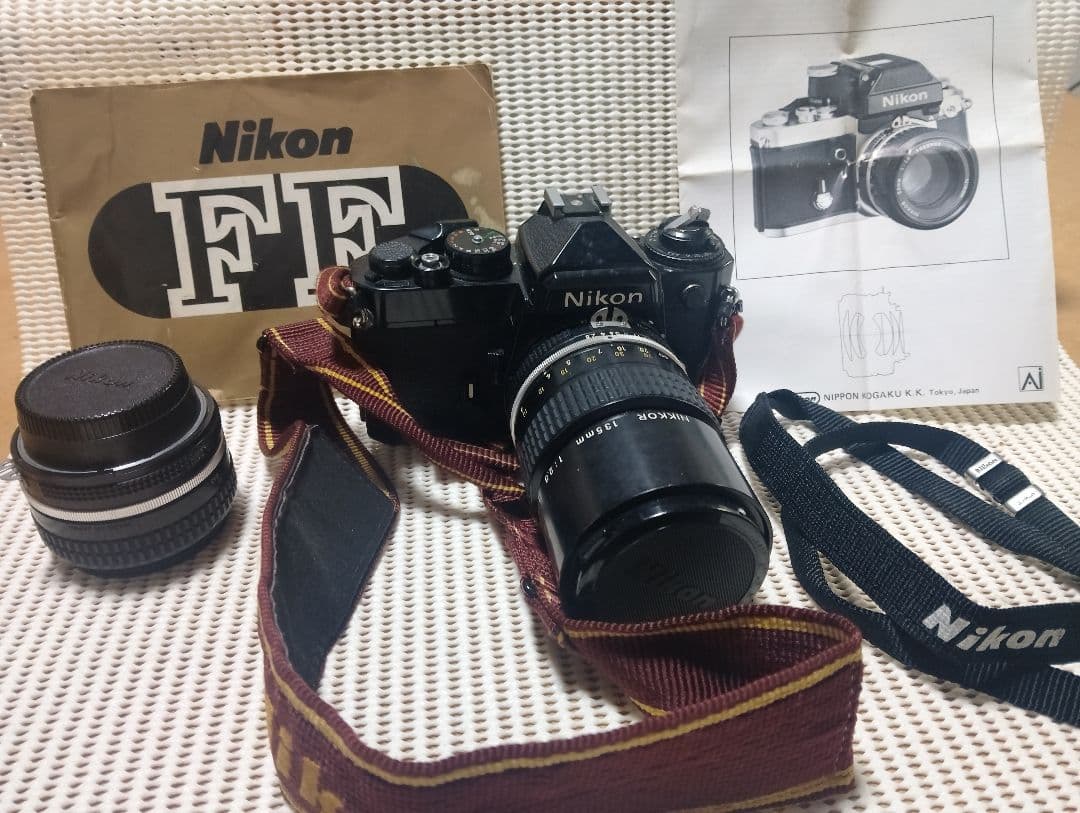 Nikon FE 一眼レフカメラ 50mmレンズ付き 望遠レンズ