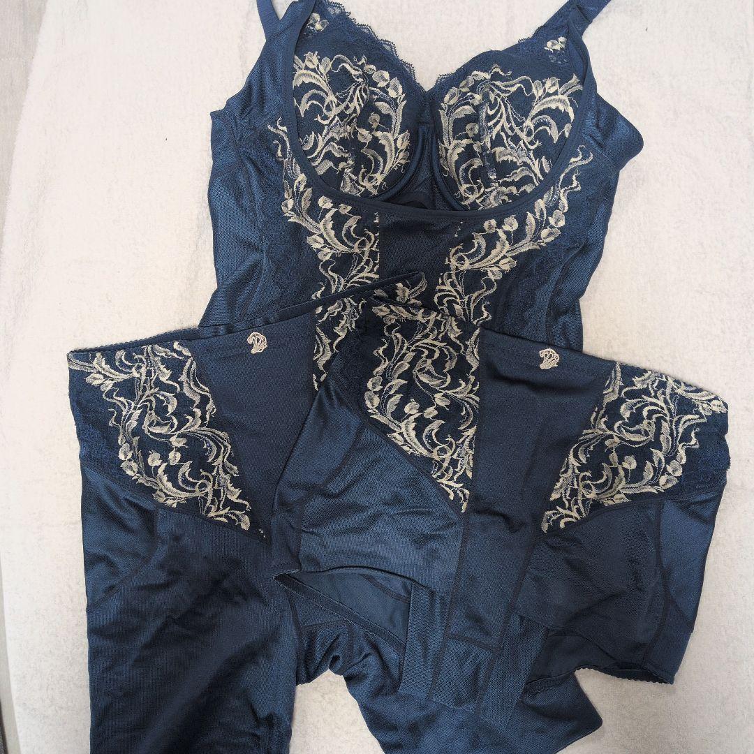 マルコ　リベルディーニュ　補正下着3点