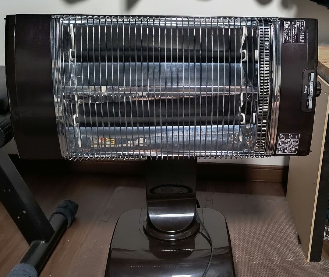 美品 DAIKIN セラムヒート 遠赤外線暖房機　ERFT11PS