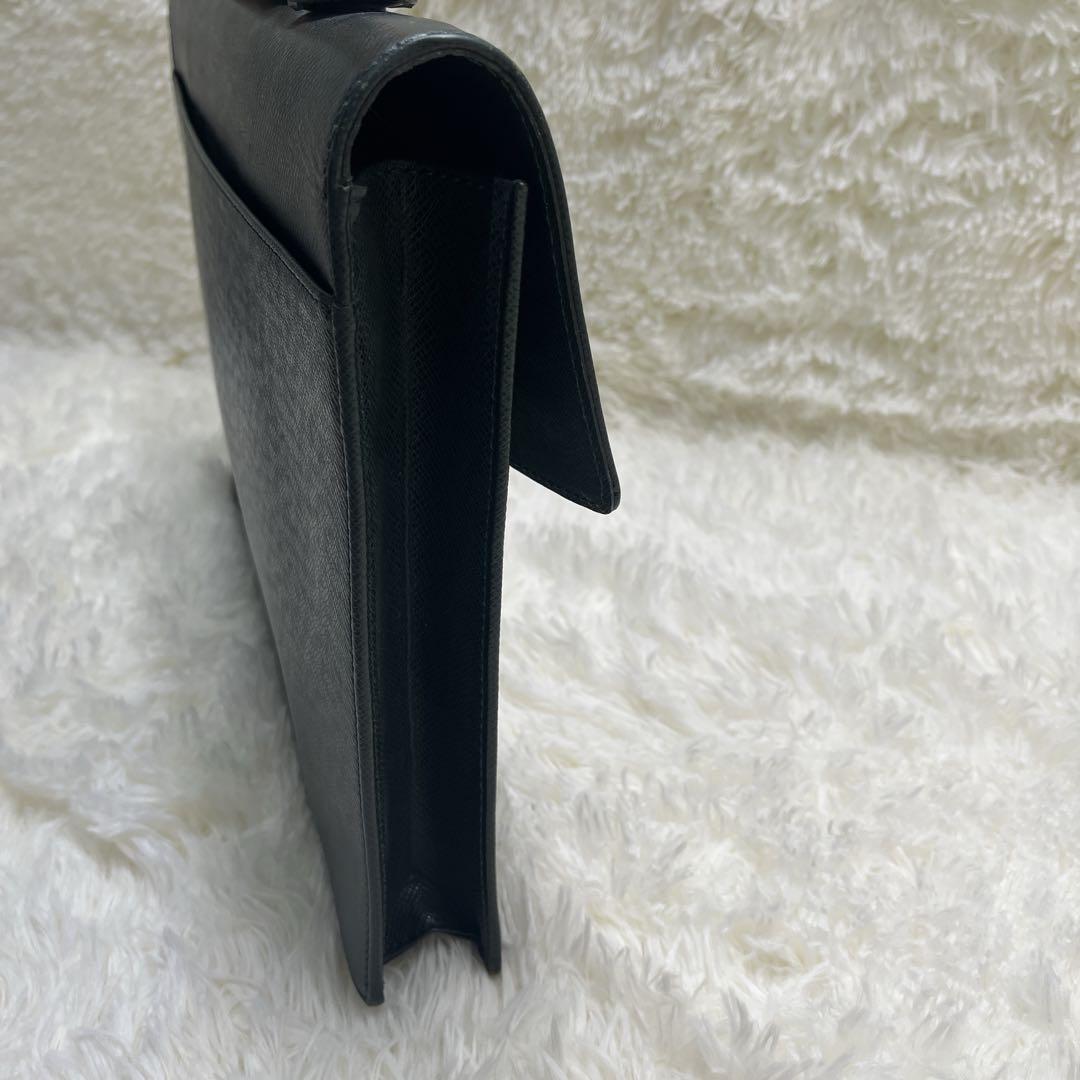 ルイヴィトン タイガ セルヴィエット クラド　タイガ ビジネスバッグ 通勤