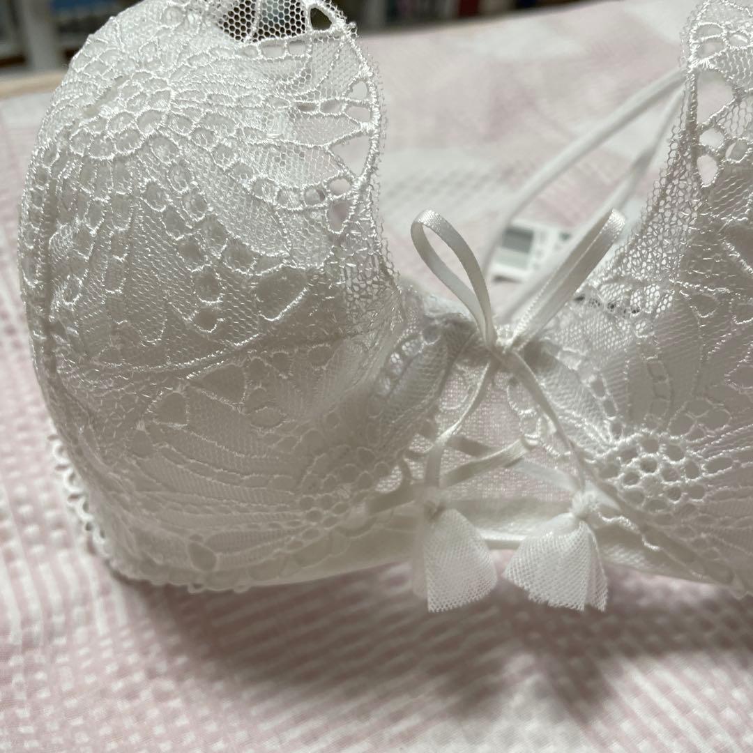 ワコール　Yue E70 純白のセット