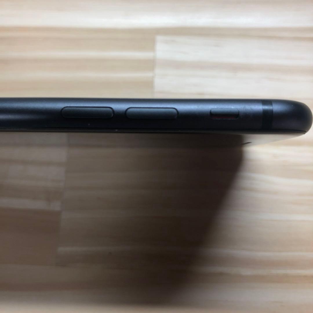 iPhone 8 本体　スペースグレイ 64 GB