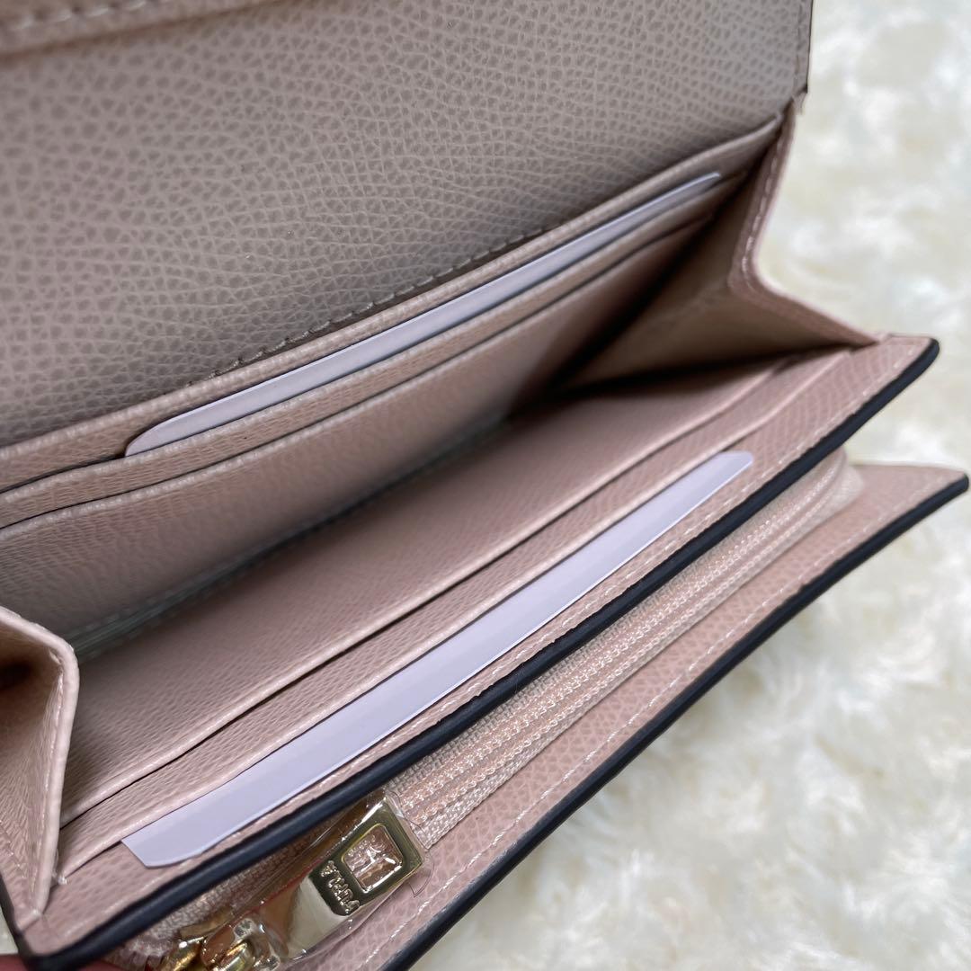FURLAフルラ　レディース　二つ折り財布　ピンク